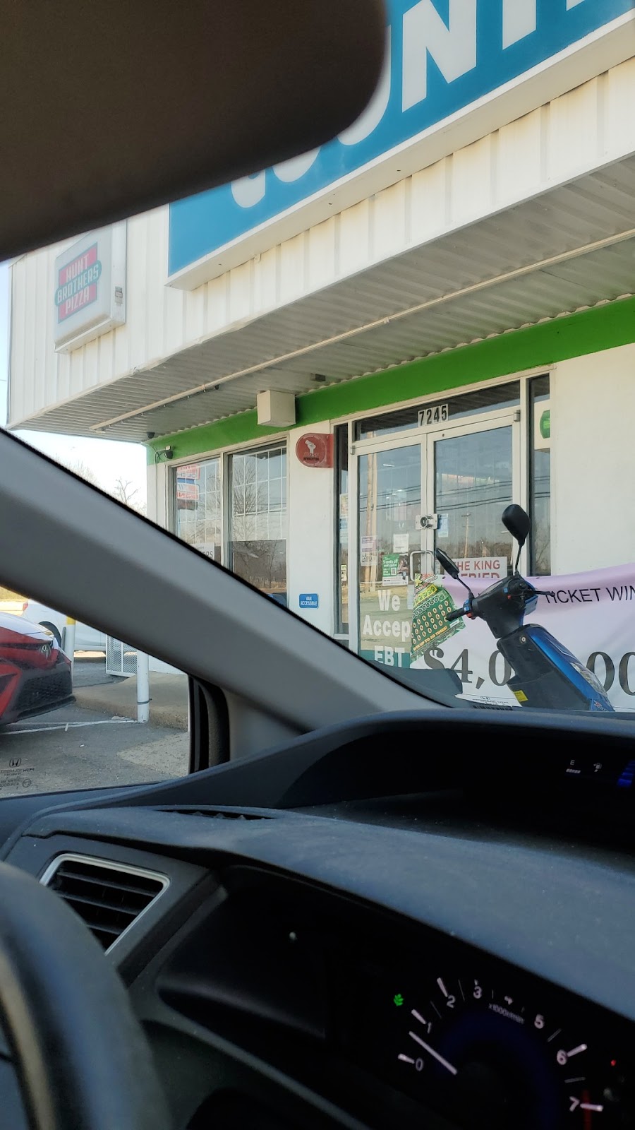 Hunt Brothers Pizza. Countryside Market | restaurant | 7245 Stage Rd, Memphis, TN 38133, USA | 9012139957 OR +1 901-213-9957