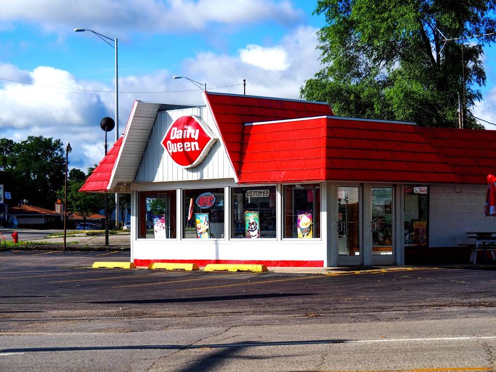 Dairy Queen - Seasonally | restaurant | 2 S US-12, Fox Lake, IL 60020, USA | 8475877013 OR +1 847-587-7013