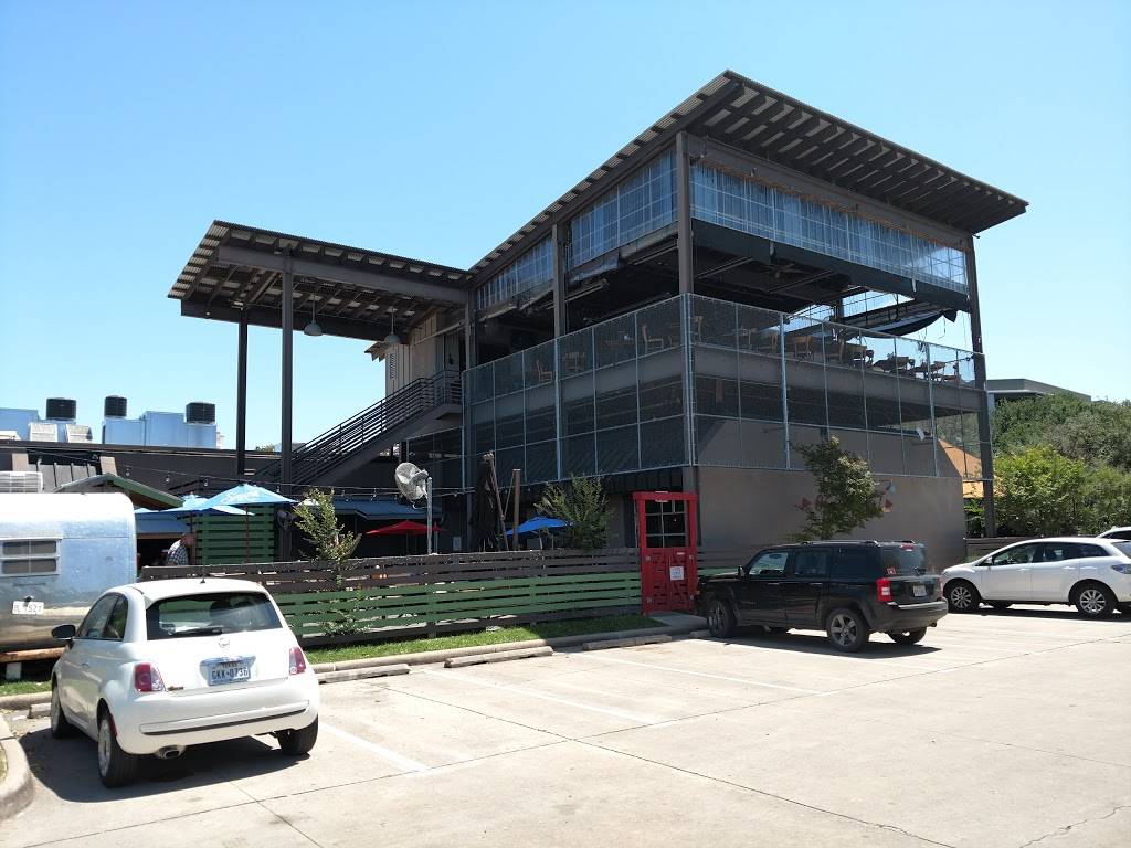 Reds Porch | restaurant | 3508 S Lamar Blvd, Austin, TX 78704, USA | 5124407337 OR +1 512-440-7337