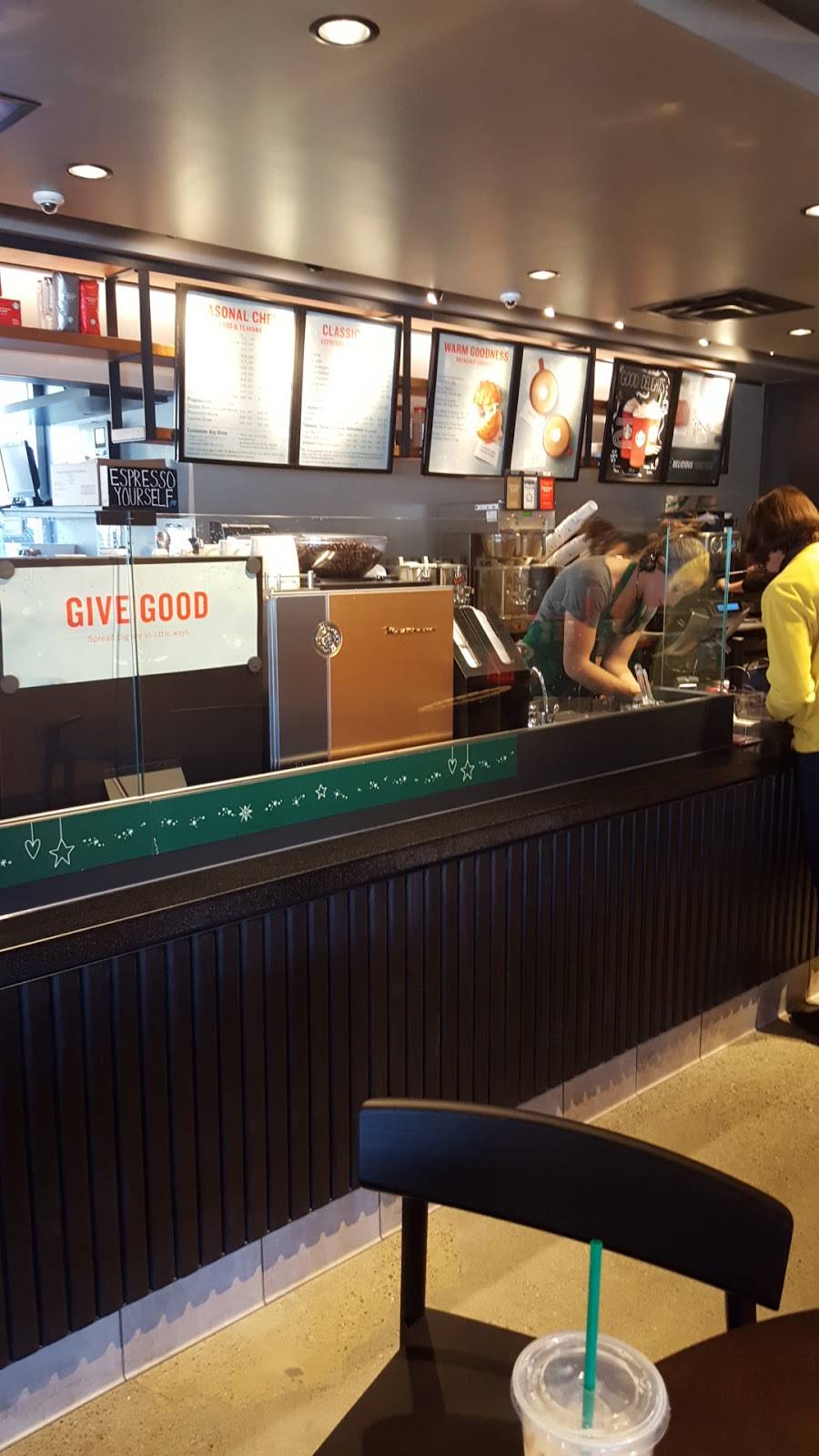 Starbucks | cafe | 11355 Deerfield Dr, Truckee, CA 96161, USA | 5305824583 OR +1 530-582-4583