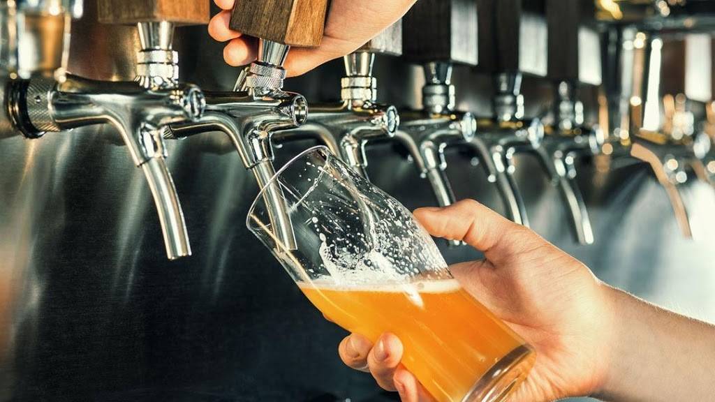 The Pour House Tavern | restaurant | 608 Sunrise Hwy, West Babylon, NY 11704, USA | 6315399253 OR +1 631-539-9253