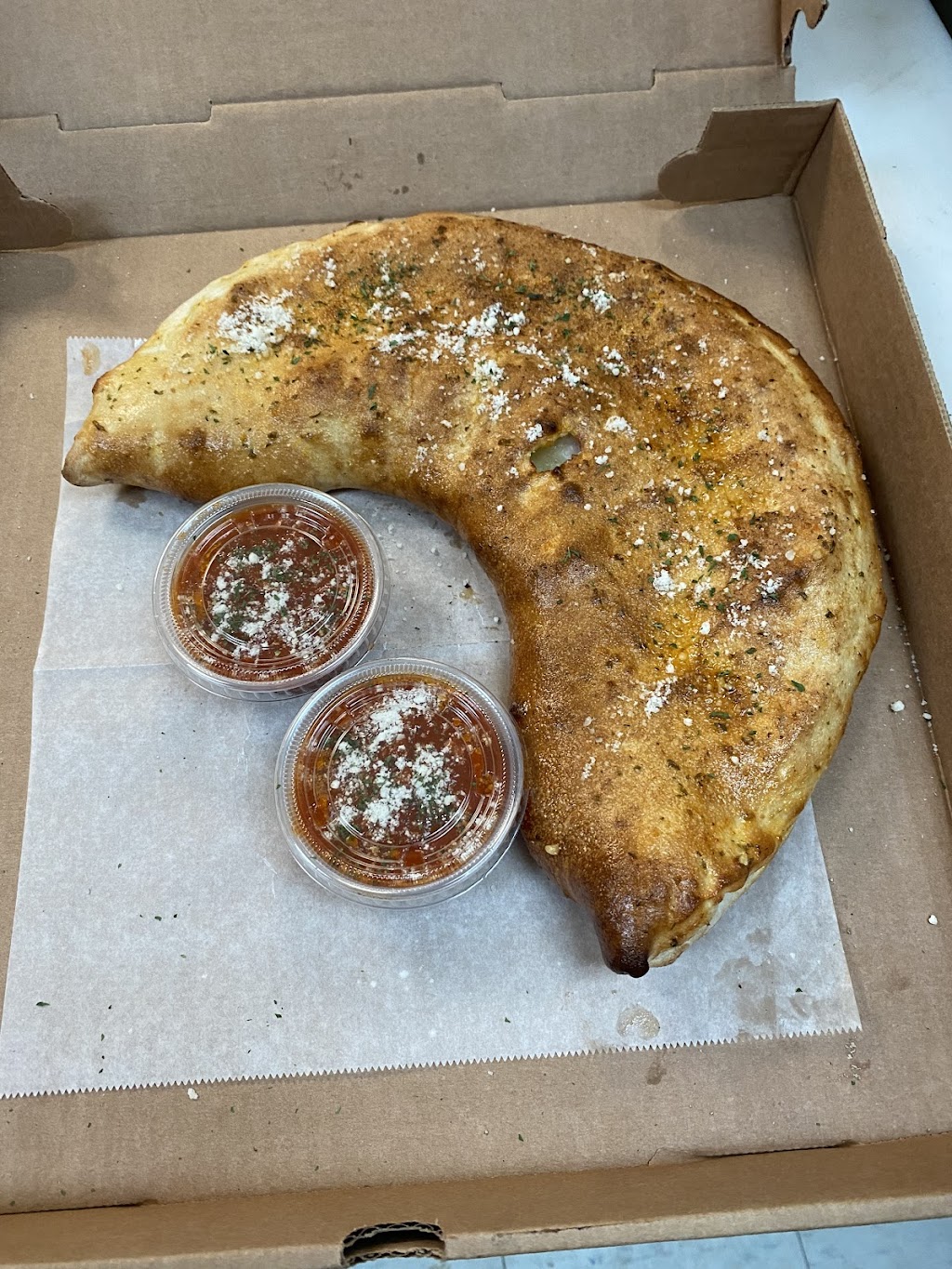 Avianna’s Pizzeria | restaurant | 128 N Main St, Oneida, NY 13421, USA | 3152754486 OR +1 315-275-4486