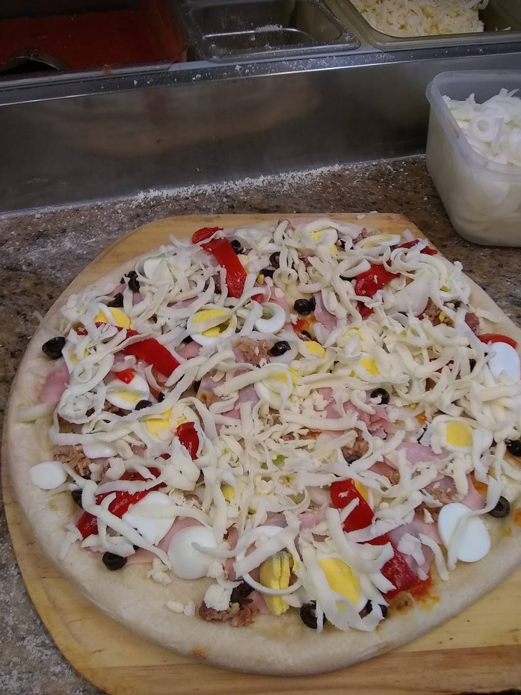 Mamma Ginas Pizza | restaurant | 61 2nd St, Mineola, NY 11501, USA | 5162942994 OR +1 516-294-2994