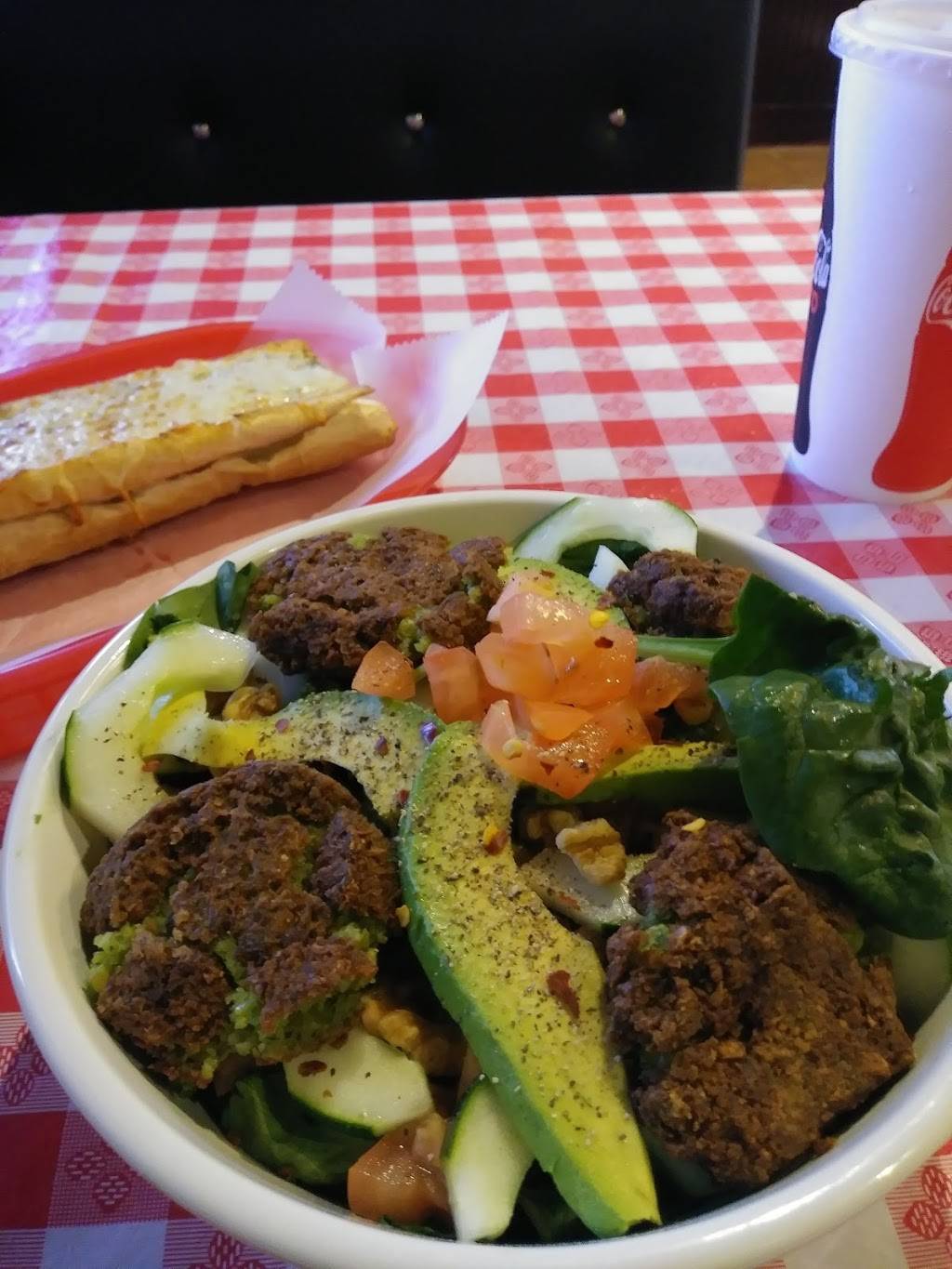 Bella Mia Pizzeria | restaurant | 9364 Lanham Severn Rd, Lanham, MD 20706, USA | 2407646072 OR +1 240-764-6072