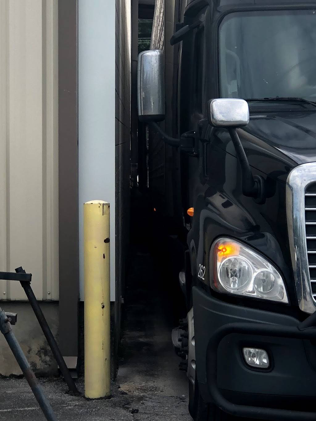 Ginos Bar-B-Q | restaurant | 632 W Broad St, Smithville, TN 37166, USA | 6155976400 OR +1 615-597-6400