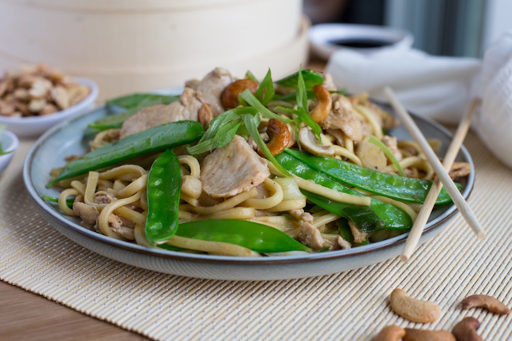 Global Kitchen | restaurant | 4800 Main St Suite 102, Kansas City, MO 64112, USA | 8162148736 OR +1 816-214-8736