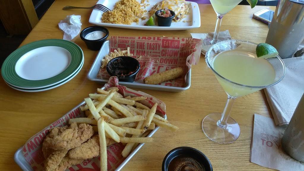 Applebees Grill + Bar | restaurant | 2921 S Service Rd, St Charles, MO 63303, USA | 6369467705 OR +1 636-946-7705