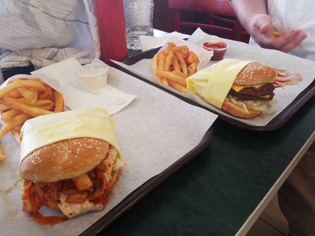 Ranch Burger | restaurant | 690 C St, Turlock, CA 95380, USA | 2096689133 OR +1 209-668-9133