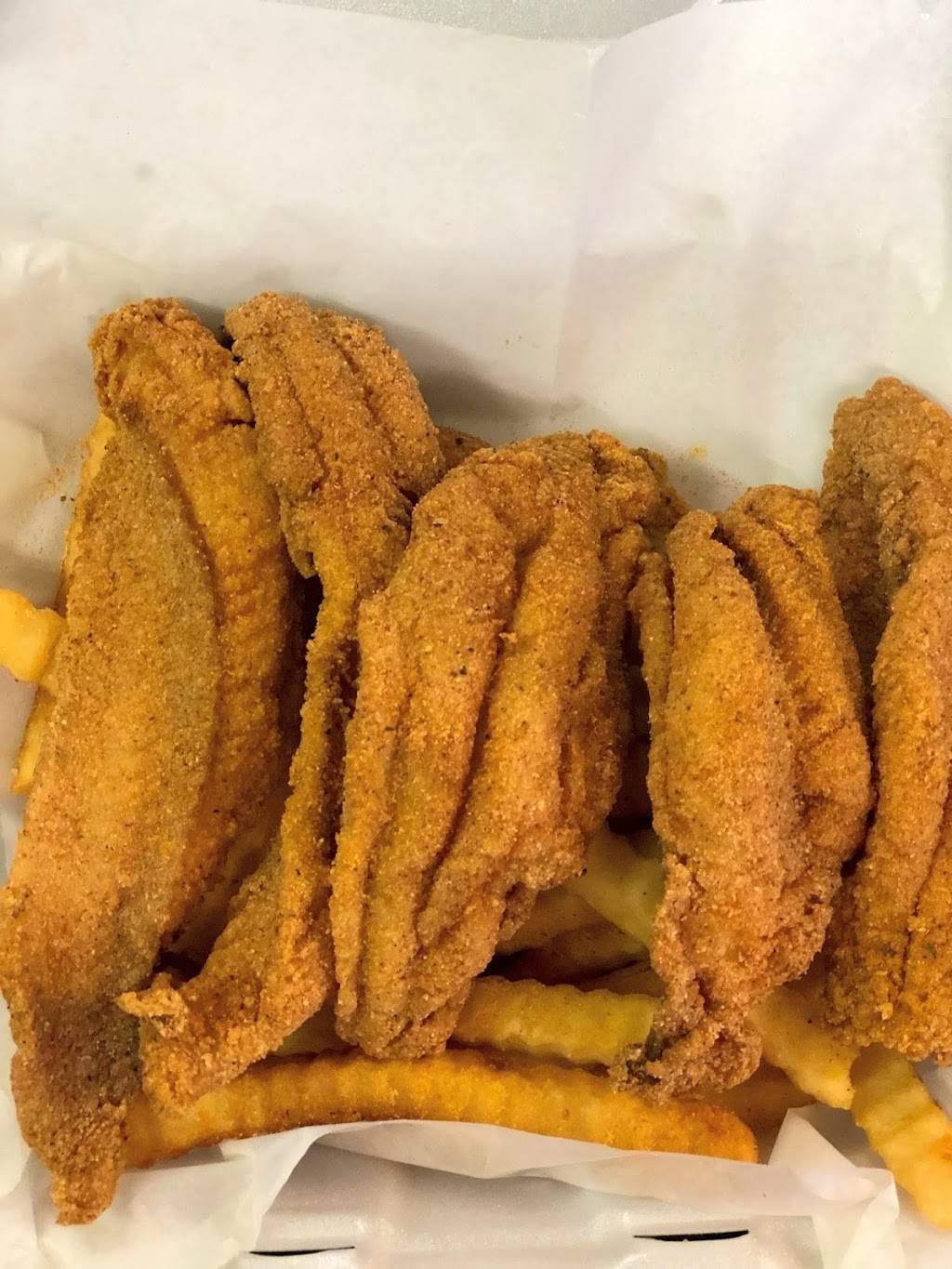 D & Ls Catfish Shack | restaurant | 3706 S Mendenhall Rd, Memphis, TN 38115, USA | 9015675226 OR +1 901-567-5226