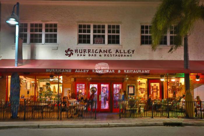 Hurricane Alley | restaurant | 529 E Ocean Ave, Boynton Beach, FL 33435, USA | 5613644008 OR +1 561-364-4008