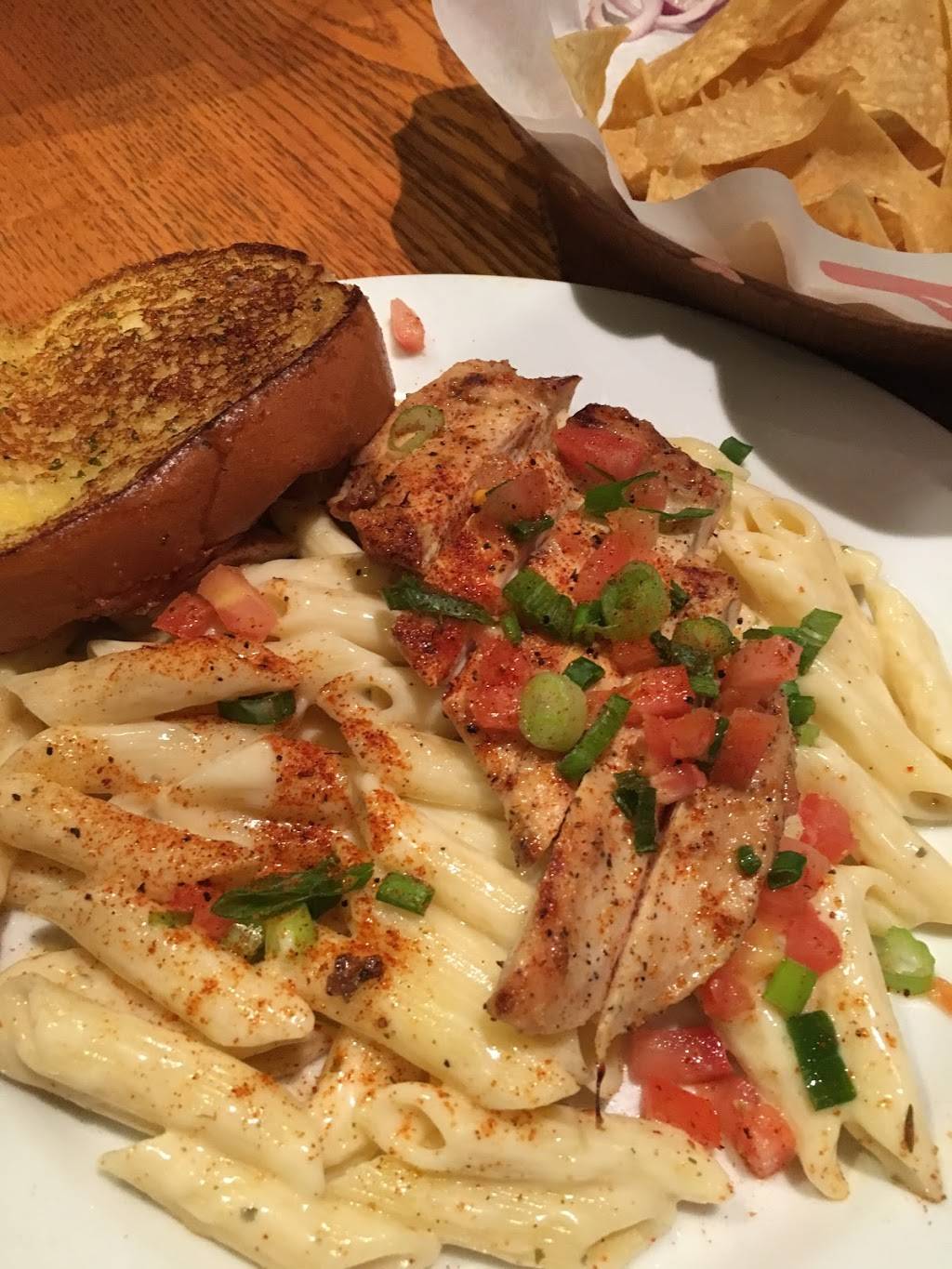 Chilis Grill & Bar | meal takeaway | 3745 Alton Pkwy, Irvine, CA 92606, USA | 9492508636 OR +1 949-250-8636