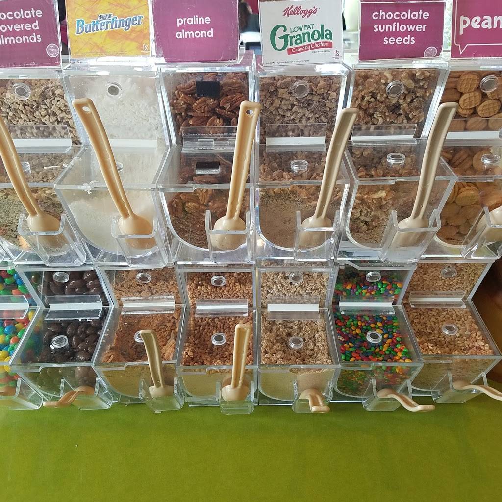 Menchies Frozen Yogurt | bakery | 6001 Winter Haven Dr NW, Albuquerque, NM 87120, USA | 5058992299 OR +1 505-899-2299