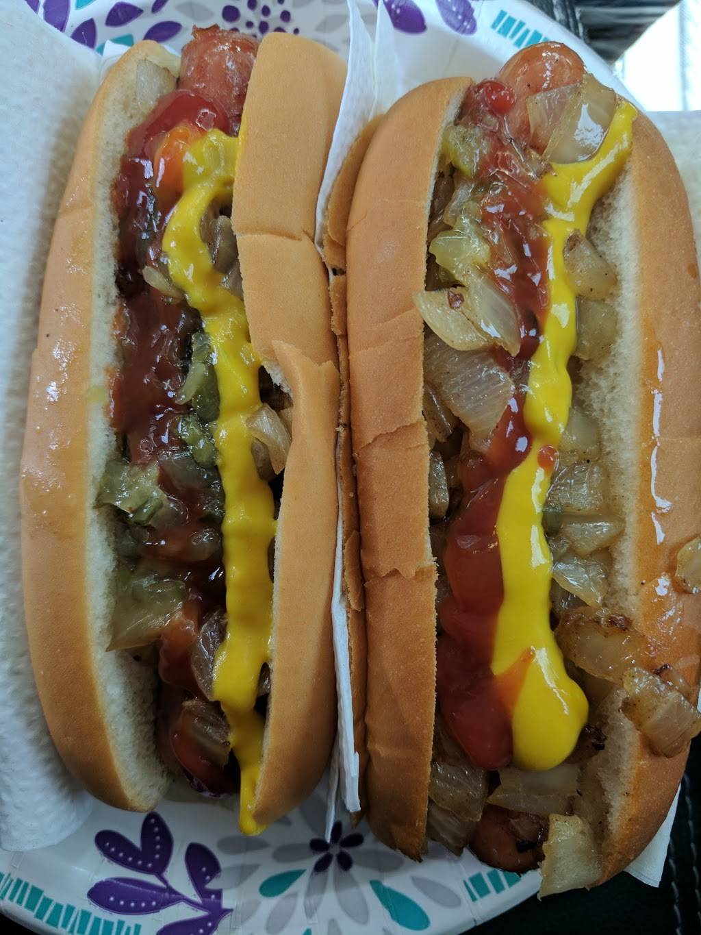 Wasses Hot Dogs | restaurant | 2 N Main St, Rockland, ME 04841, USA | 2075944347 OR +1 207-594-4347