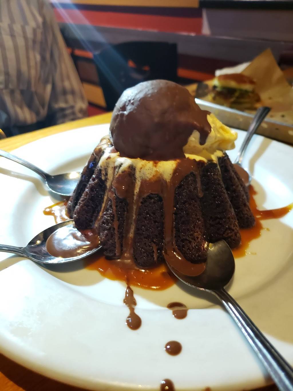 Chilis Grill & Bar | restaurant | 7212 S Olympia Ave, Tulsa, OK 74132, USA | 9184459939 OR +1 918-445-9939