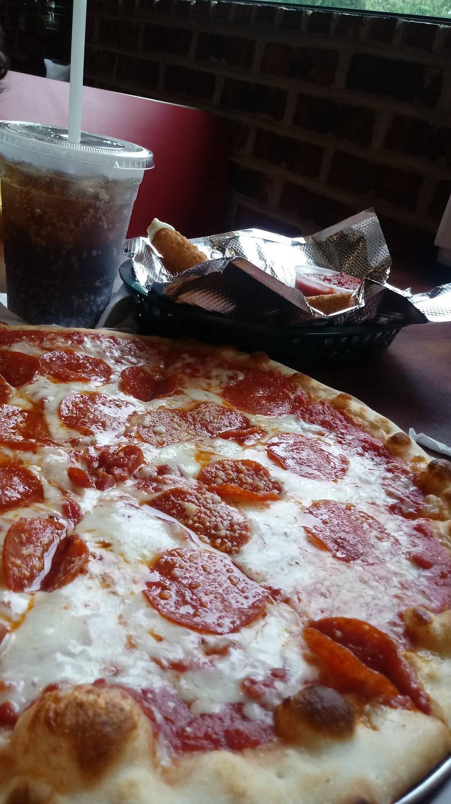 Renzis Pizzeria MAYFAIR | restaurant | 6300 Battersby St, Philadelphia, PA 19149, USA | 2157434300 OR +1 215-743-4300