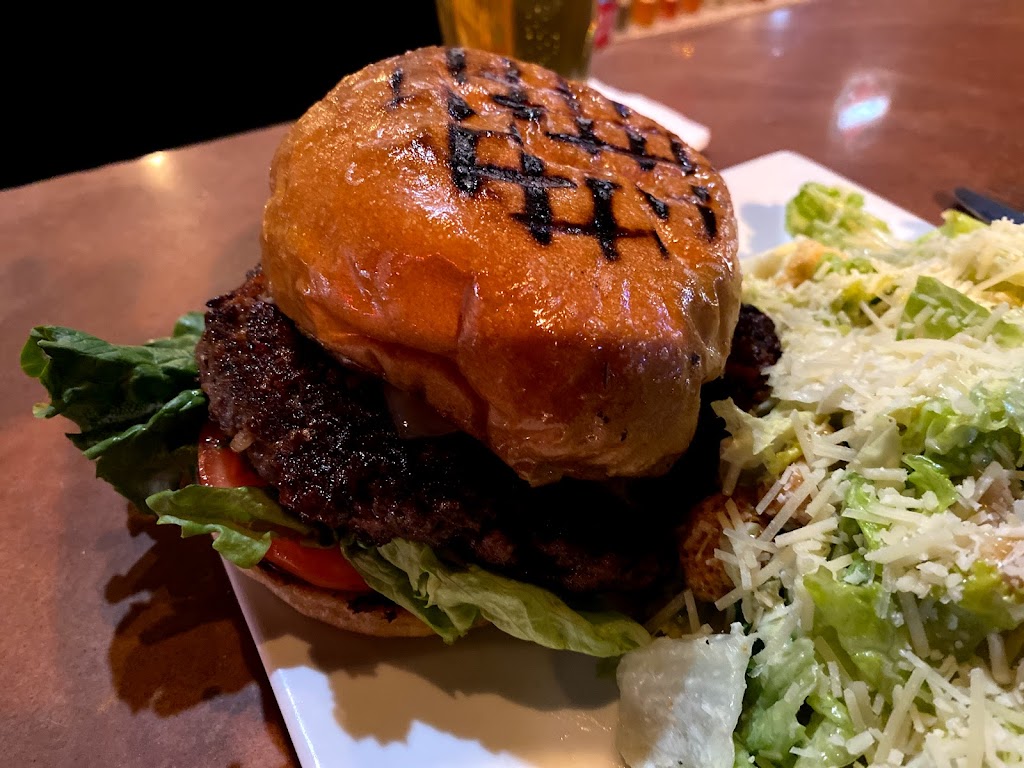 The Lodge Sports Bar & Grill | restaurant | 857 E White Mountain Blvd, Pinetop, AZ 85935, USA | 9283584602 OR +1 928-358-4602