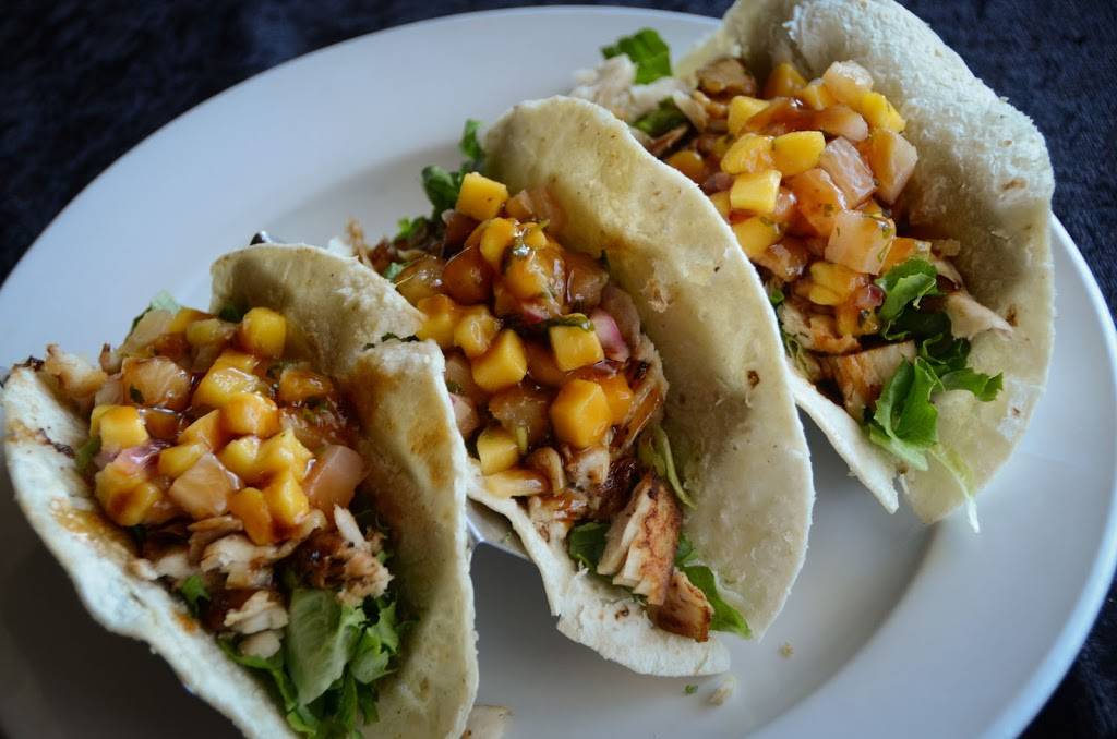 2 Dogs Pub | restaurant | 1705 S 1st Ave, Iowa City, IA 52240, USA | 3193379047 OR +1 319-337-9047