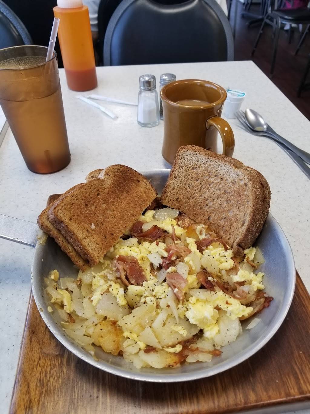 The Pantry Restaurant | restaurant | 2715 Marietta Ave, Lancaster, PA 17601, USA | 7178986034 OR +1 717-898-6034