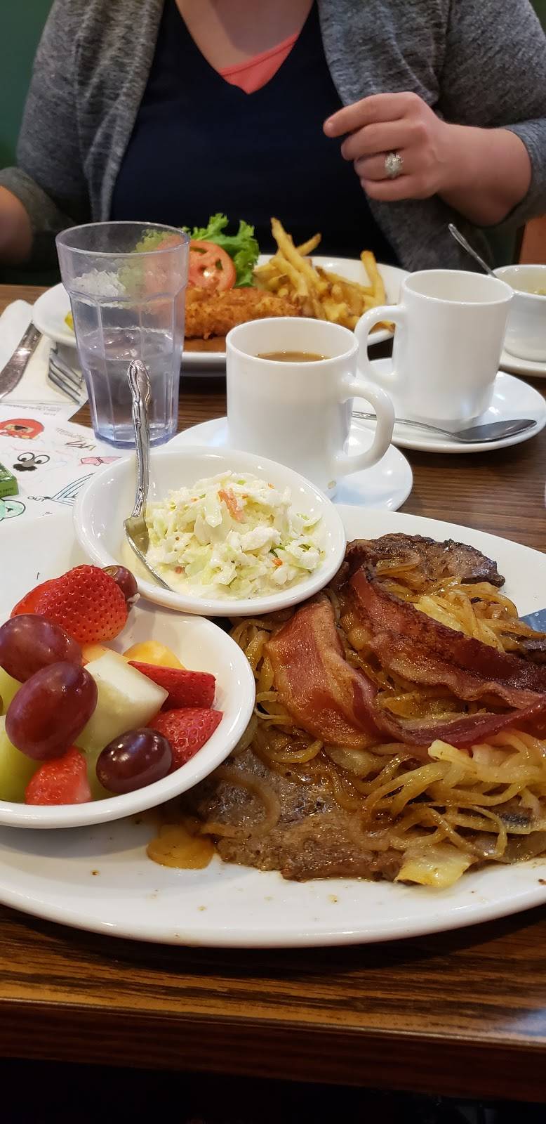 Emma Krumbees Restaurant & Bakery | bakery | 351 E Enterprise Dr, Belle Plaine, MN 56011, USA | 9528734334 OR +1 952-873-4334