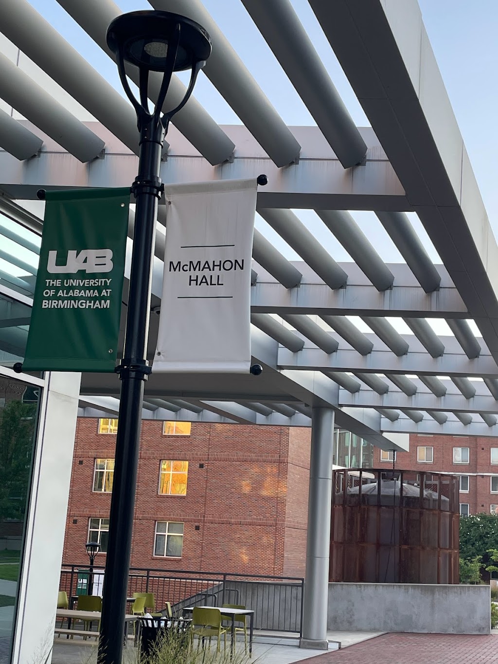 McMizzle Hizzle | restaurant | 1600 10th Ave S, Birmingham, AL 35205, USA | 2053968501 OR +1 205-396-8501