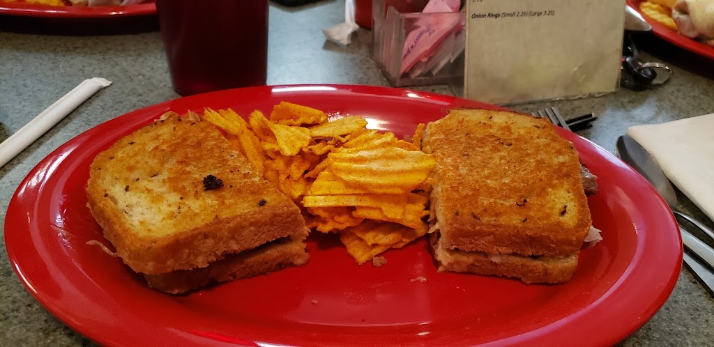 Hulls Hideaway | restaurant | 37 Potomac River Rd, Monterey, VA 24465, USA | 5404683463 OR +1 540-468-3463