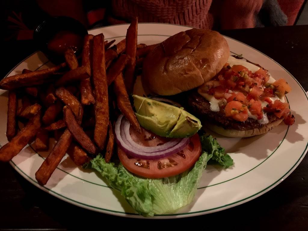 Austin’s Grill | restaurant | 8748 Mentor Ave, Mentor, OH 44060, USA | 4407016318 OR +1 440-701-6318