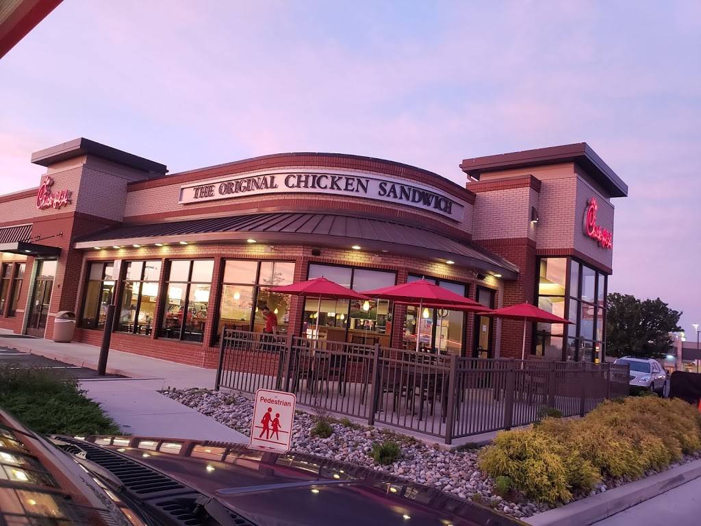 Chick-fil-A | restaurant | 340 Eisenhower Dr, Hanover, PA 17331, USA | 7176302775 OR +1 717-630-2775