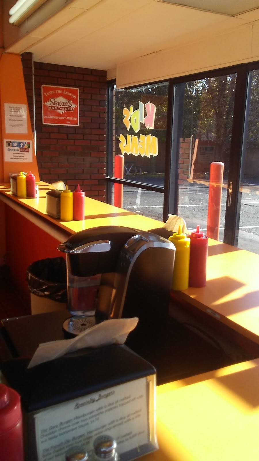 Stewarts Drive-In | restaurant | 347 Jaques Ave, Rahway, NJ 07065, USA | 7323882080 OR +1 732-388-2080