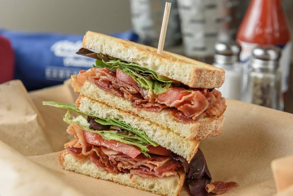 Rolling J’s Mobile Bistro & Sandwich Shop | restaurant | 804 Riverfront Pkwy Suite 126, Chattanooga, TN 37419, USA | 4238001282 OR +1 423-800-1282