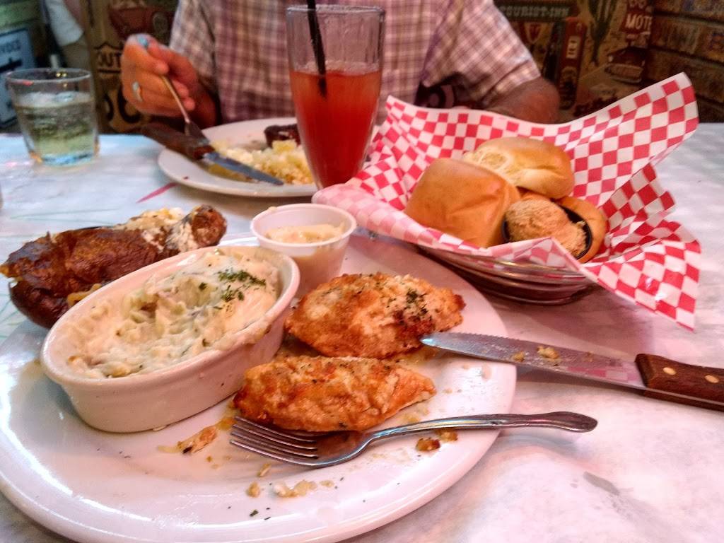 Mannys Original Chophouse- Haines City | restaurant | 35496 US-27, Haines City, FL 33844, USA | 8634223910 OR +1 863-422-3910