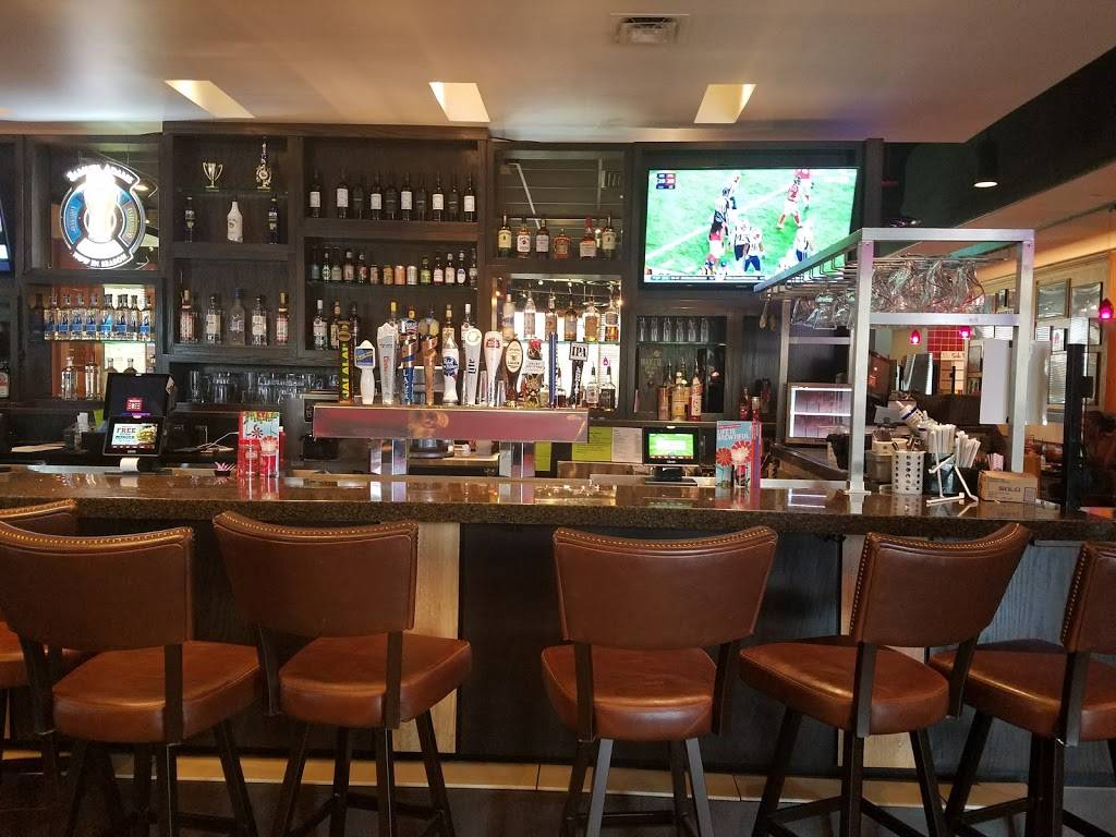 Red Robin Gourmet Burgers and Brews | restaurant | 8167 International Dr, Orlando, FL 32819, USA | 4075742295 OR +1 407-574-2295