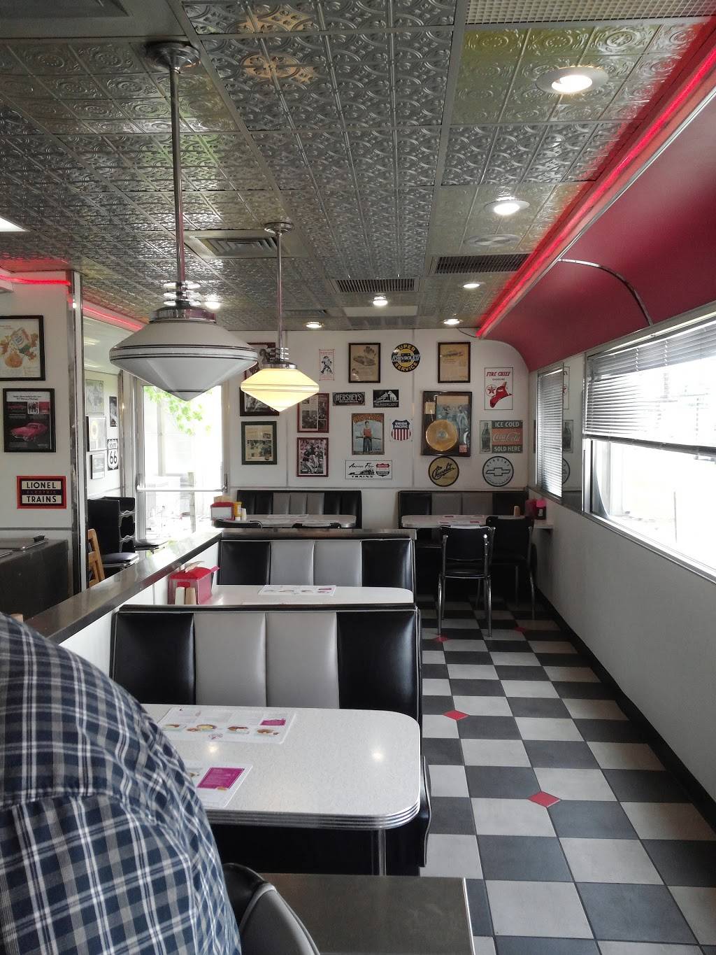 Pennys Diner | restaurant | 1608 W Business U.S. 60, Dexter, MO 63841, USA | 5736245800 OR +1 573-624-5800