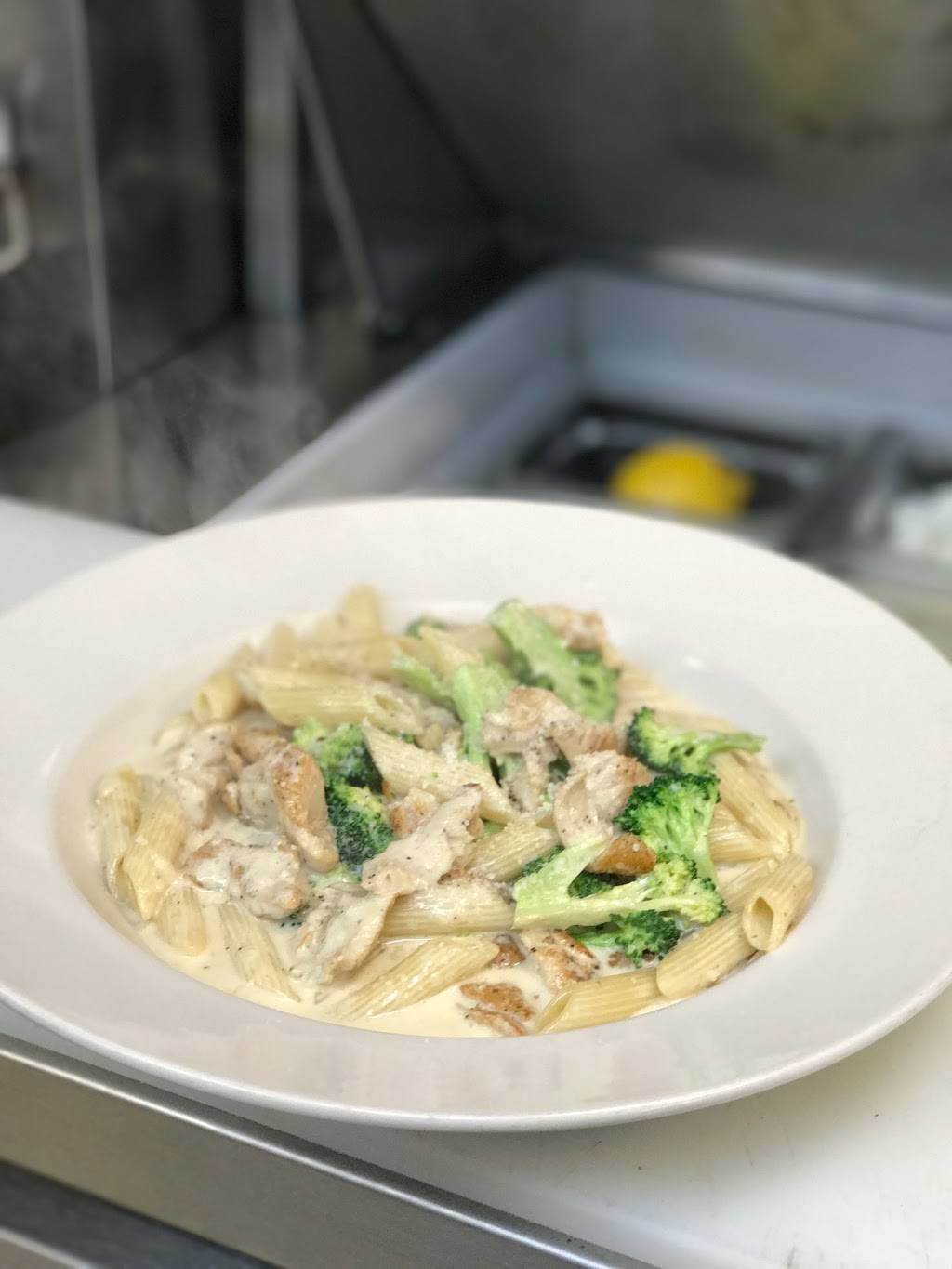 Supremos Pizza & Wings | restaurant | 2822 New Birch Dr #100, Raleigh, NC 27610, USA | 9199773218 OR +1 919-977-3218