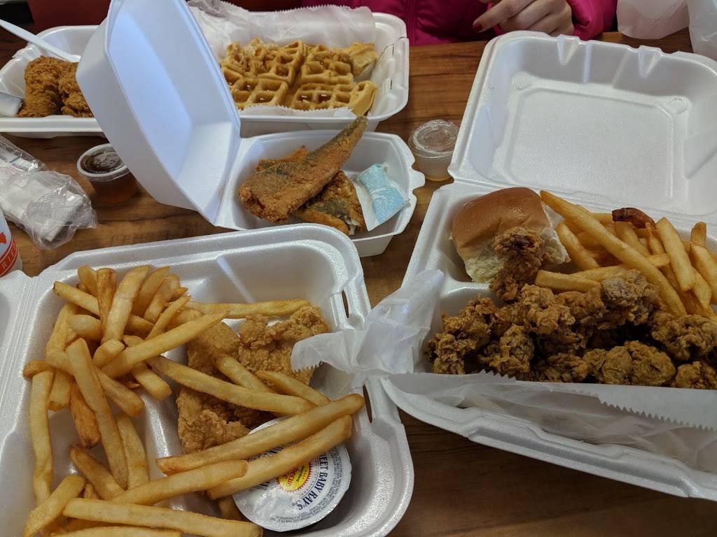 Feather n Fin | restaurant | 3601 Tidewater Dr, Norfolk, VA 23509, USA | 7576220099 OR +1 757-622-0099