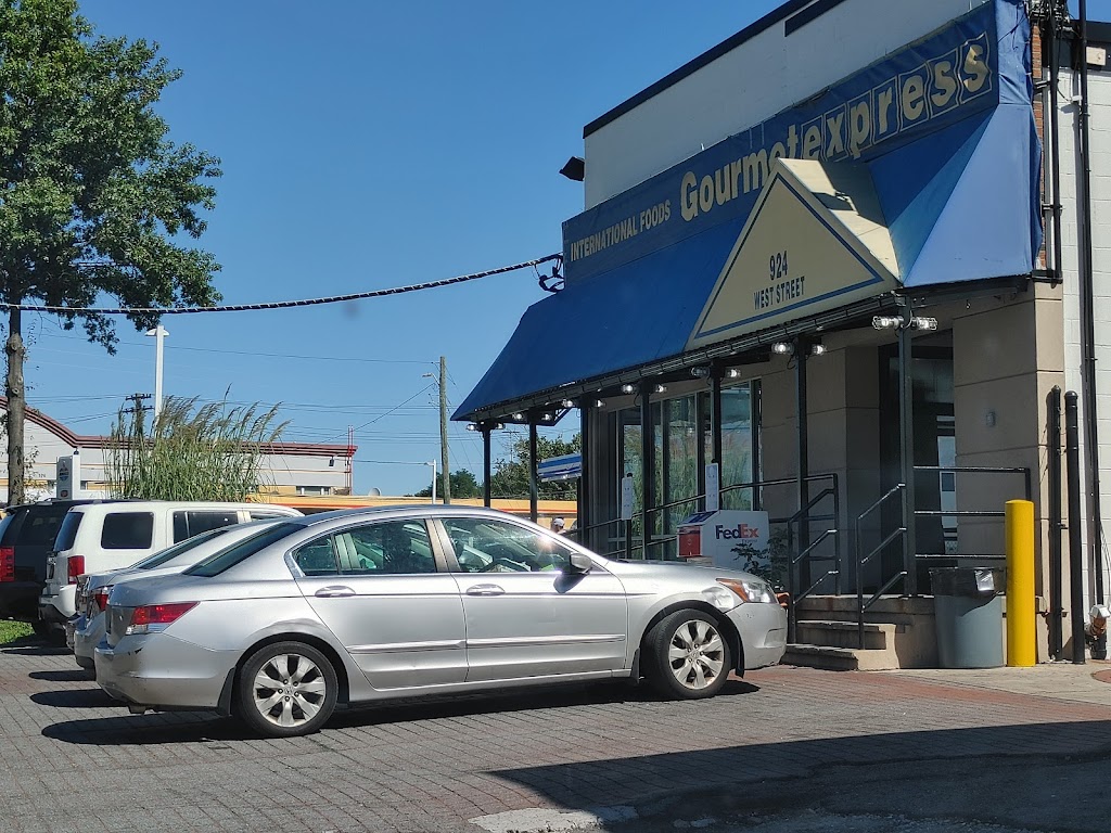 Gourmet Express | cafe | 924 West St, Pelham, NY 10803, USA | 9147386569 OR +1 914-738-6569
