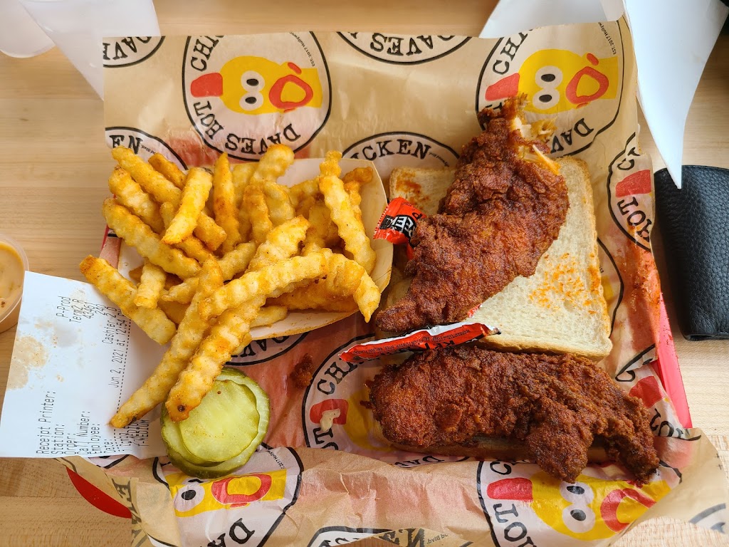 Daves Hot Chicken | restaurant | 2240 Mendocino Ave Suite C-1, Santa Rosa, CA 95403, USA | 7075822200 OR +1 707-582-2200