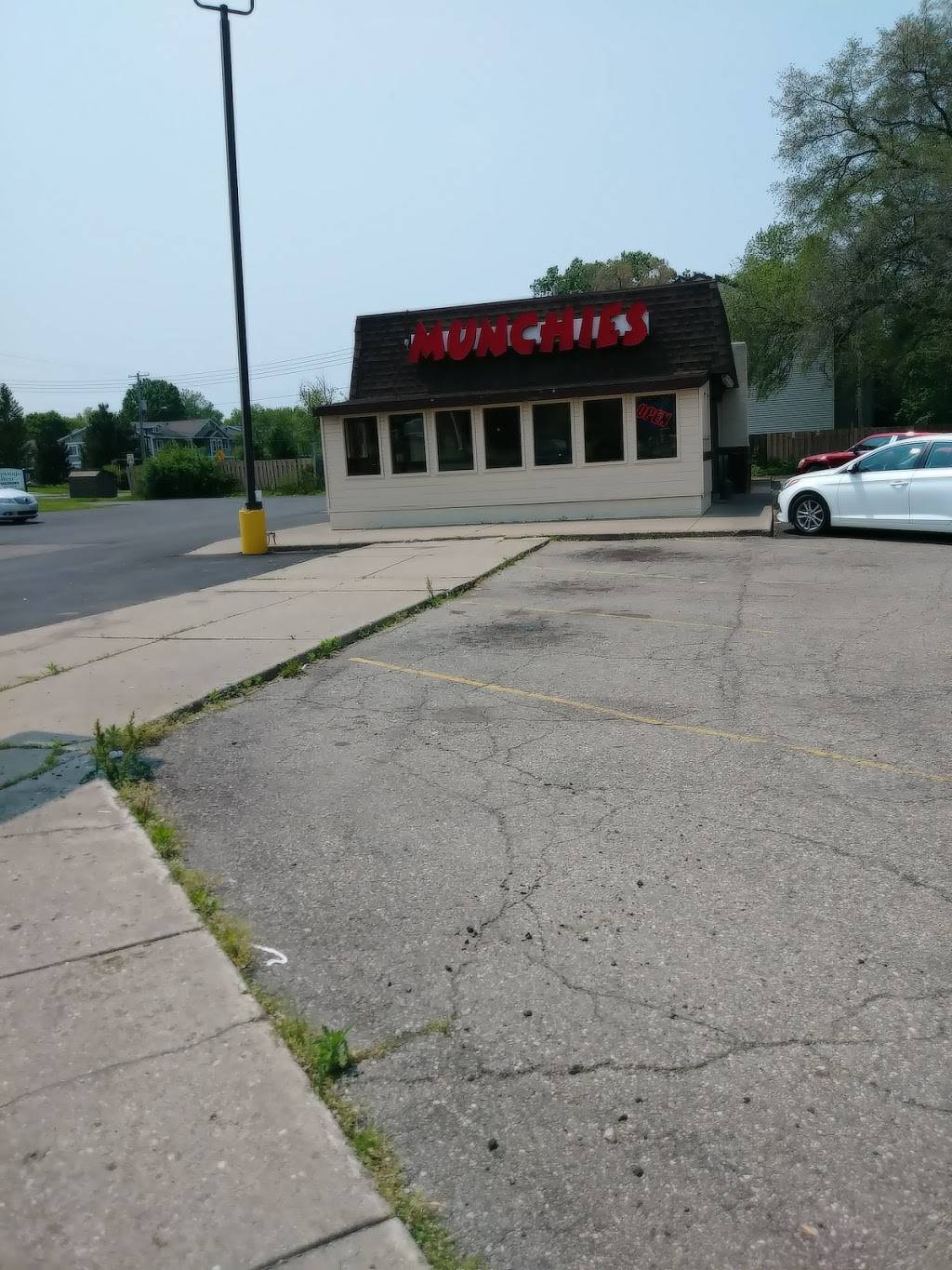 Munchies | restaurant | 4100 S Martin Luther King Jr Blvd, Lansing, MI 48910, USA | 5178872500 OR +1 517-887-2500