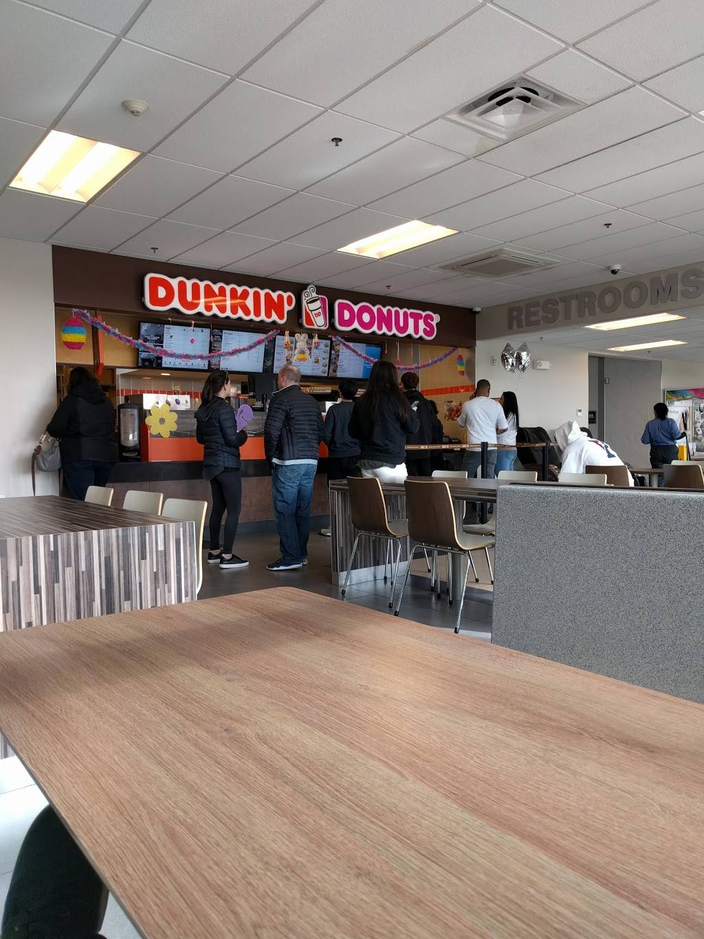 Dunkin | bakery | 721 Route 95 South, Madison, CT 06443, USA | 2039977148 OR +1 203-997-7148