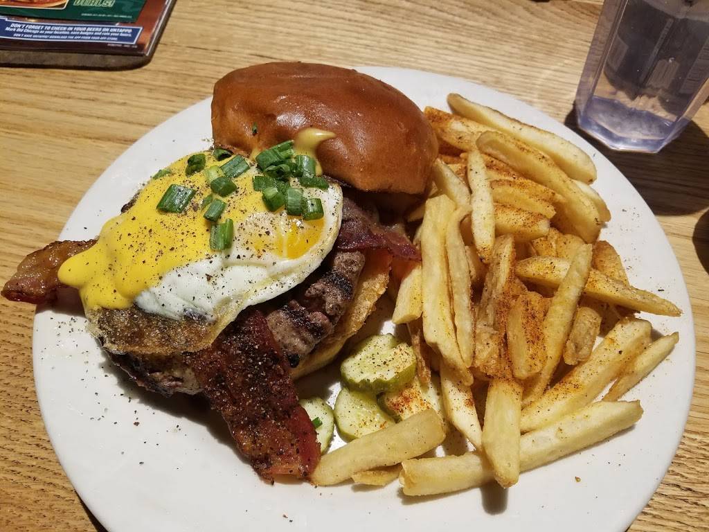 Old Chicago | restaurant | 16990 E Iliff Ave, Aurora, CO 80013, USA | 3033380144 OR +1 303-338-0144