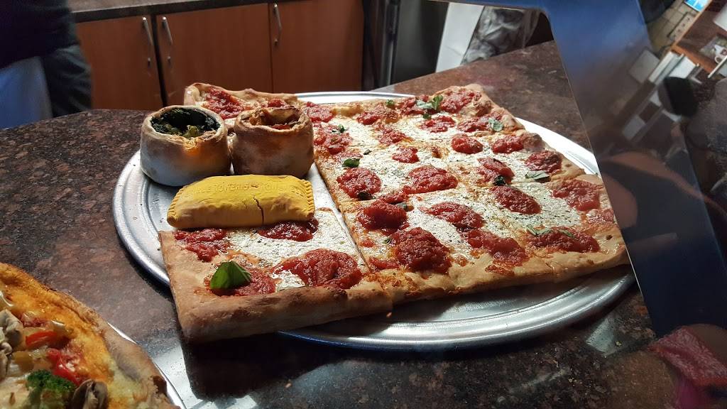 Cascarinos | restaurant | 152-59 10th Ave, Whitestone, NY 11357, USA | 7187464370 OR +1 718-746-4370