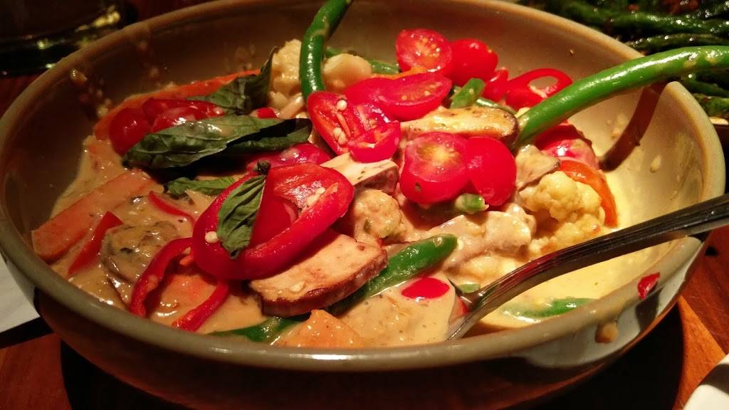 P.F. Changs | restaurant | 5 Woodfield Mall Spc D313, Schaumburg, IL 60173, USA | 8476108000 OR +1 847-610-8000