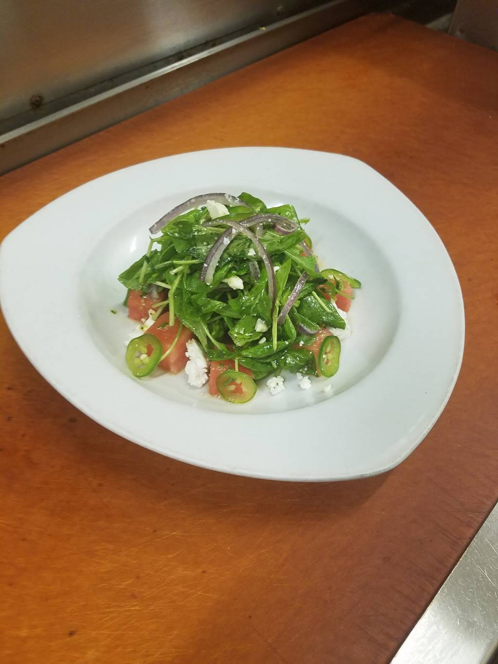 Della Roses Avenue Tavern | restaurant | 8153 Honeygo Blvd, Baltimore, MD 21236, USA | 4109338861 OR +1 410-933-8861