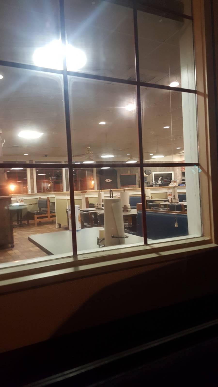 Captain Ds | restaurant | 2820 Maple Ave, Zanesville, OH 43701, USA | 7404521585 OR +1 740-452-1585