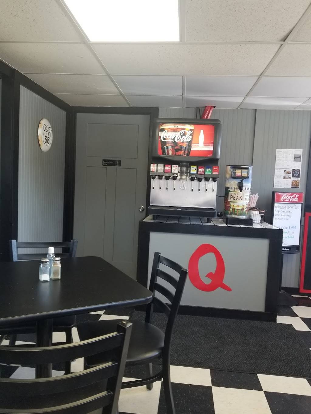 The Suzy Q | restaurant | 159 S Peculiar Dr, Peculiar, MO 64078, USA | 8167790806 OR +1 816-779-0806