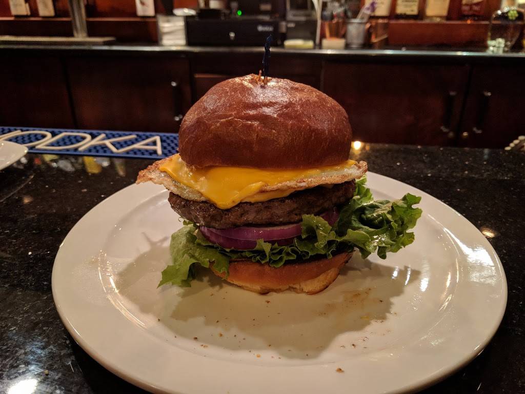 Towne Square Food & Spirits | restaurant | 1 Towne Square, Southfield, MI 48076, USA | 2482627922 OR +1 248-262-7922