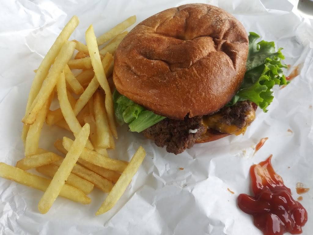 Lauras Burgers and More | restaurant | 60 E Western Ave, Avondale, AZ 85323, USA | 6239322016 OR +1 623-932-2016