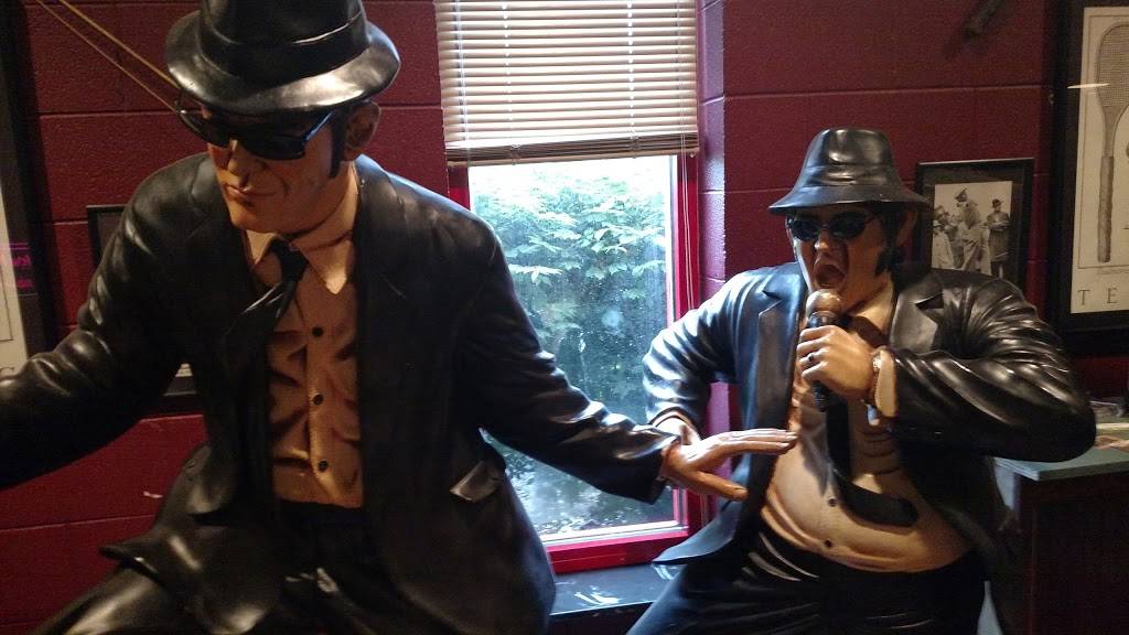 Spare Time Sports Bar & Griile | restaurant | 137 Maple Carriage Dr, Lewisburg, WV 24901, USA | 3046473155 OR +1 304-647-3155