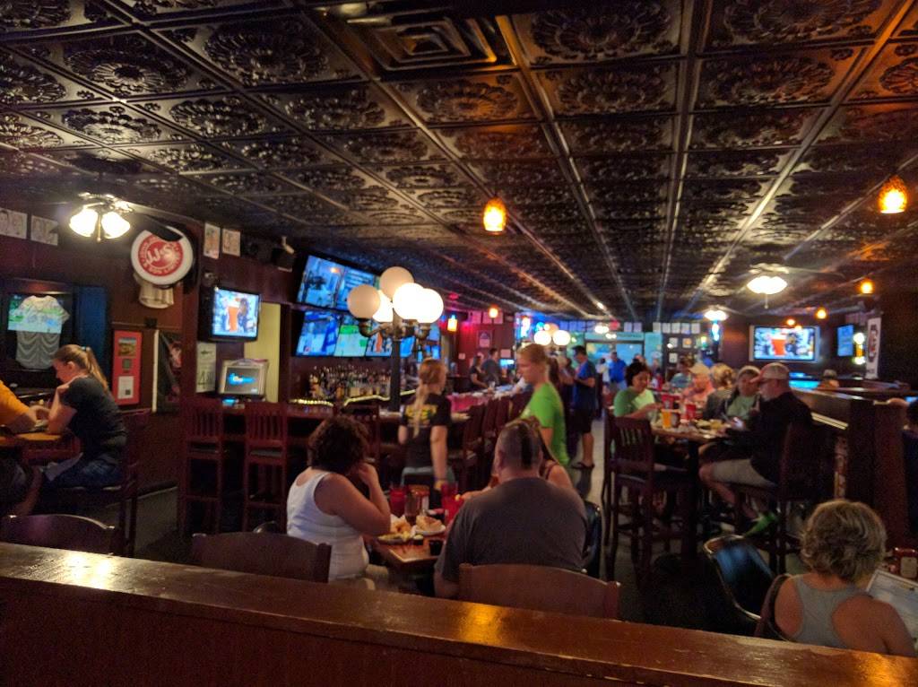 Dagwoods Deli & Sports Bar | restaurant | 600 US-17 BUS, Surfside Beach, SC 29575, USA | 8438284600 OR +1 843-828-4600