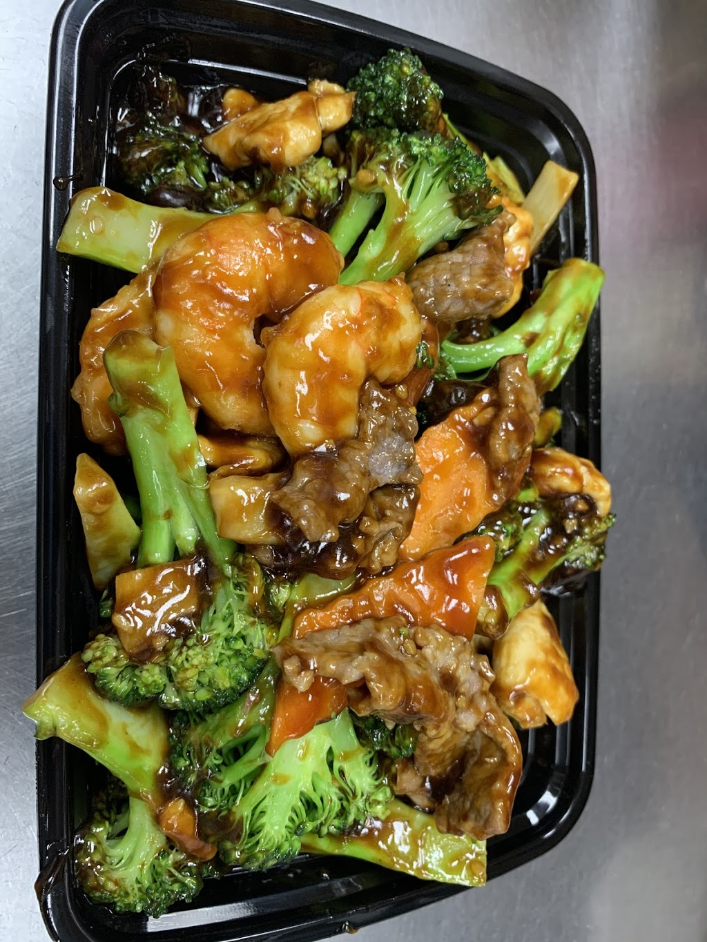 Uncle Ous | restaurant | 105 Beacon Rd, Baltimore, MD 21220, USA | 4103916666 OR +1 410-391-6666