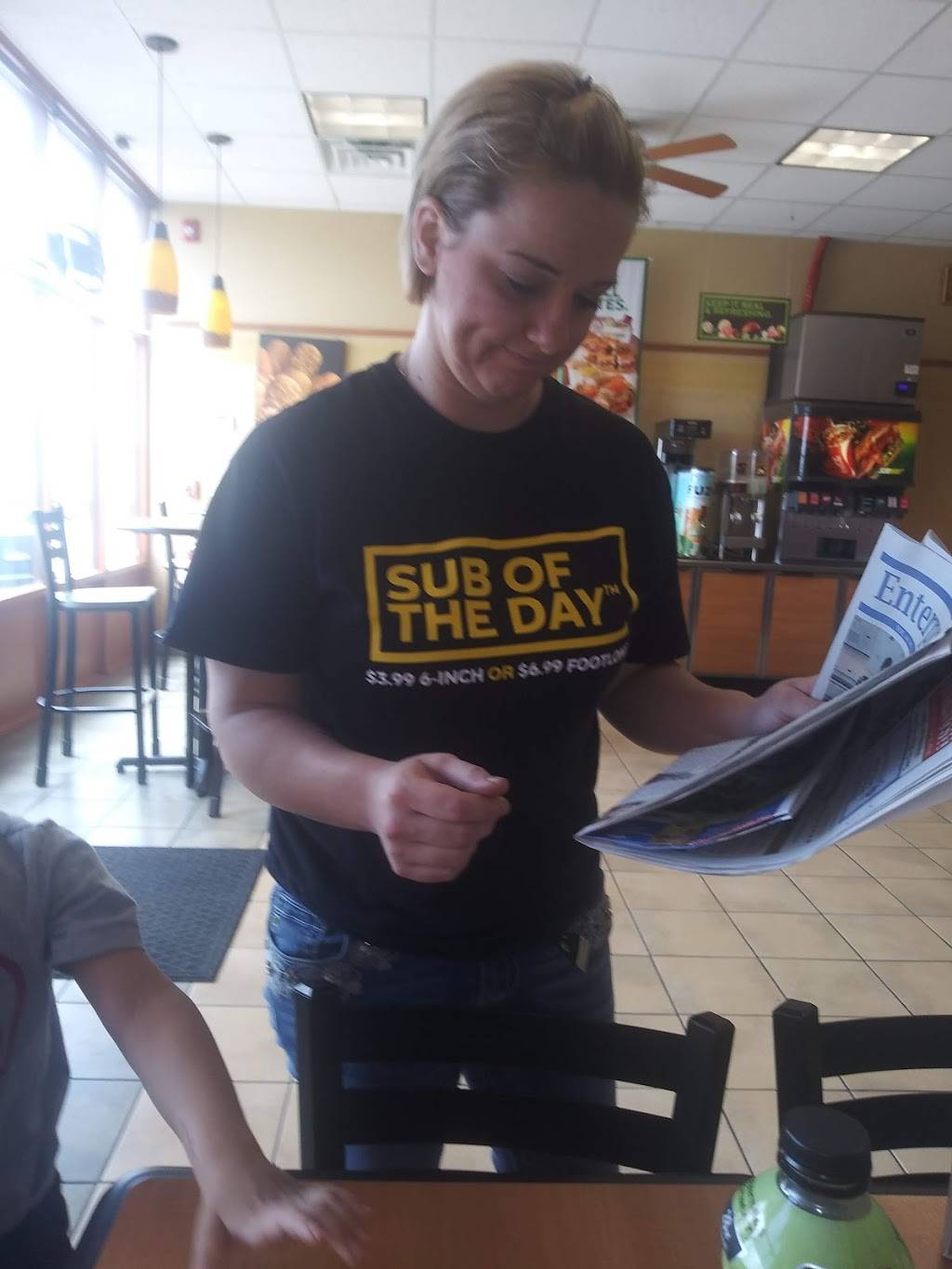 Subway Restaurants | restaurant | 7 Charleston Ave, Charleston, MO 63834, USA | 5736831091 OR +1 573-683-1091